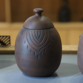 尾货微瑕:建陶孔雀翎醒茶罐+2010年普洱老熟茶5克功夫沱100粒