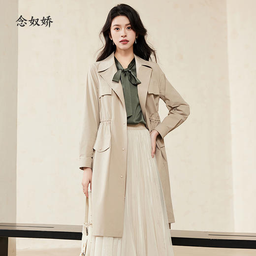 【商场同款】CNG4297 轻薄风衣 科技感面料结合大翻领领设计平整有型，职场搭配更有范儿，收腰设计显比例好，好穿好搭配 飘逸有型 商品图9