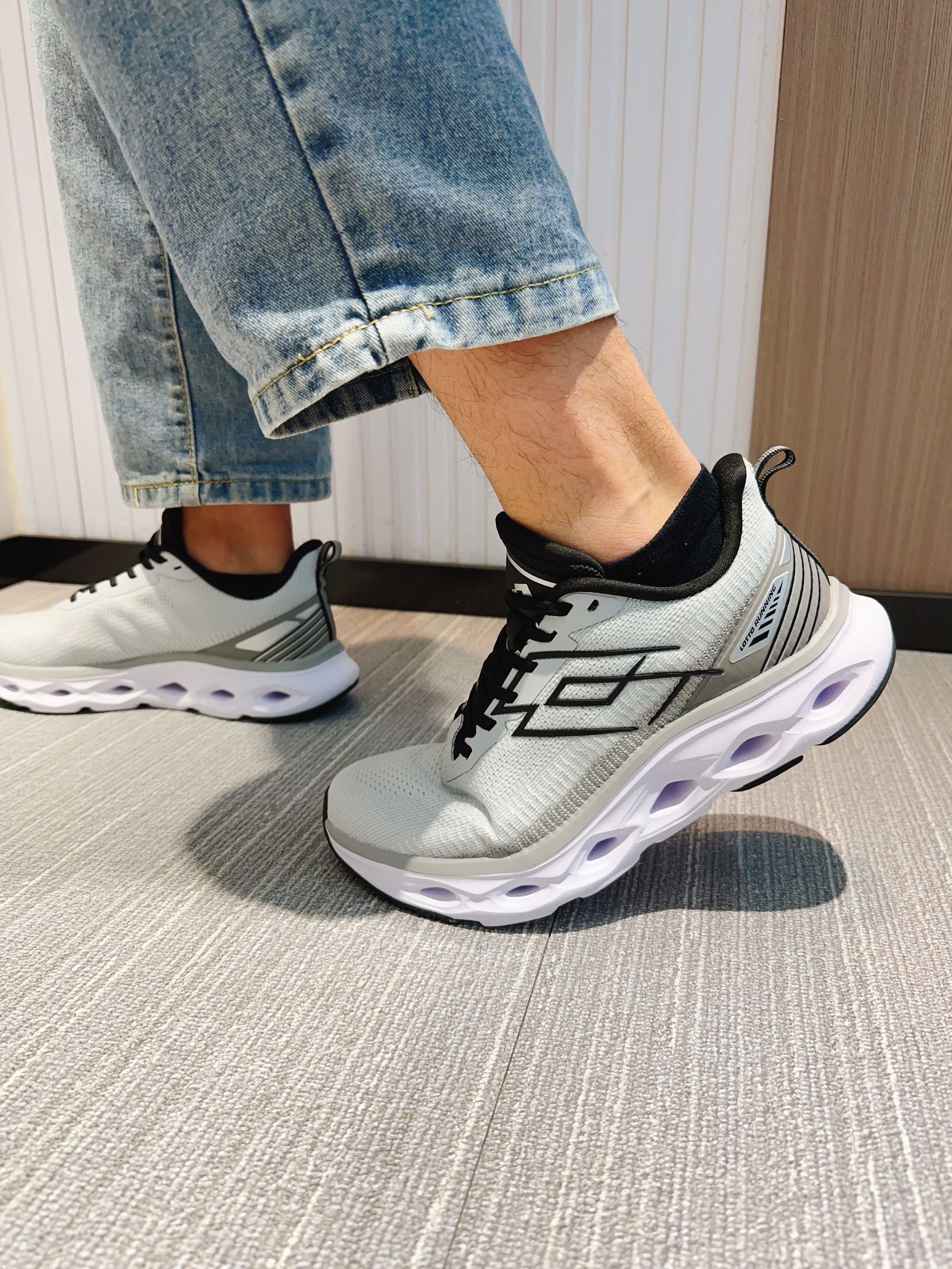 【E】LOTTO乐途菱D科技跑鞋LK-338