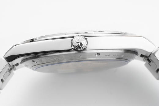 ZF 2023新年新款 江诗丹顿OVERSEAS 2000V/120G-B122超薄系列手表 腕表采用直径40毫米的表壳，搭载自动上链机械机芯——9015机芯改 1120 QP/1超薄机芯 商品图5