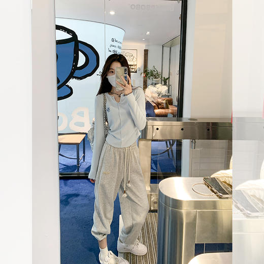 <曾小咸推荐>  2色V领打底衫 商品图8