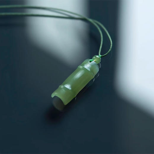 竹报平安和田玉湖水绿吊坠 质地细腻 温润清雅 商品图2