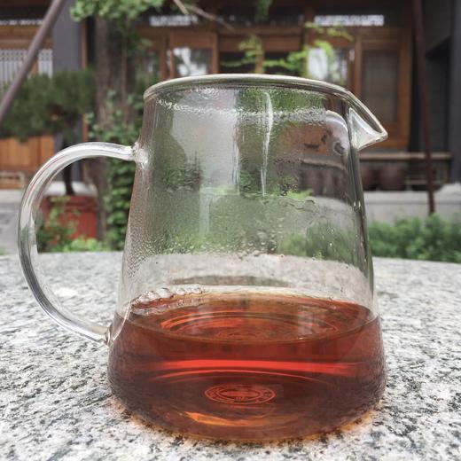 2005年易武正山普洱生茶饼 商品图4