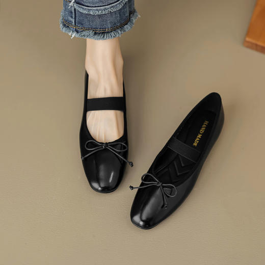 【预售5天】时尚减龄，羊漆皮亮面玛丽珍浅口平底小单鞋OFSM&Y6854 商品图4