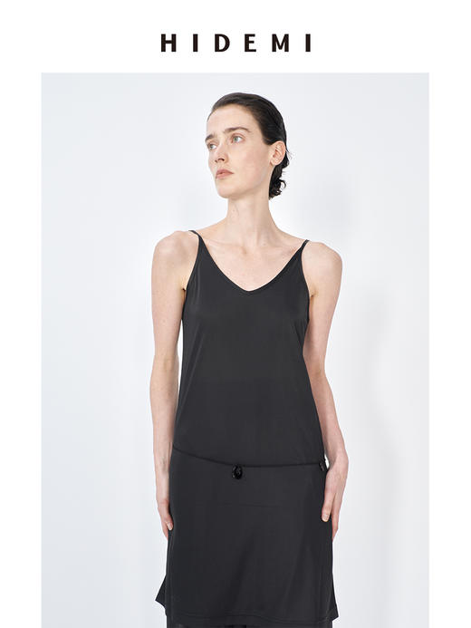 HIDEMI 极简V领缎面细吊带经典打底连衣裙 商品图11
