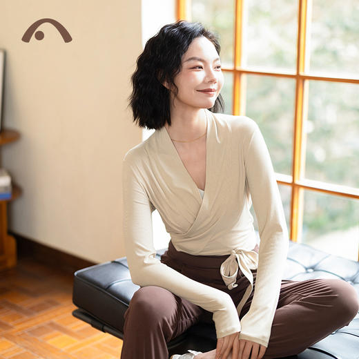 2024春夏新品瑜伽运动普拉提时尚长袖罩衫A24016RTA 商品图9