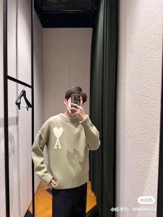 点此购买 AMI*艾米爱心男女经典款提花大爱心圆领毛衣 LL 280226 商品图6