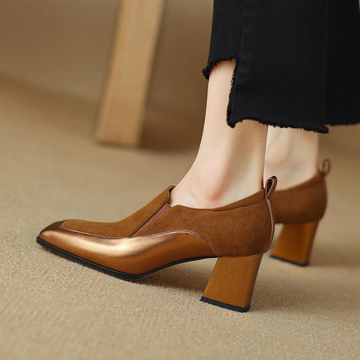 【预售5天】优雅个性，里外全皮爆款深口单鞋DB&M5830 商品图1