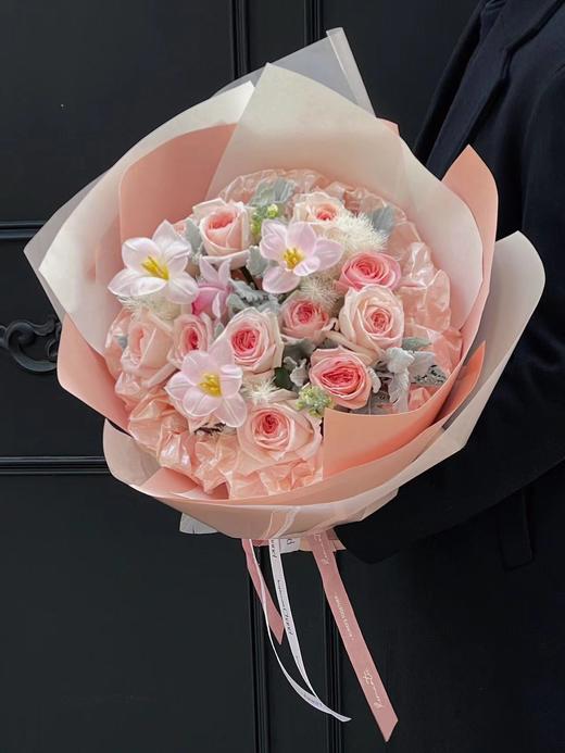 粉荔枝郁金香混搭花束 商品图0