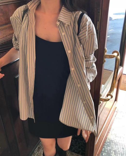 老米优品/3-5天发。韩代同款《高密条纹拼接刺绣设计款纯棉衬衫》宽松廓形，洒脱复古男友风。假两件撞色袖口~~ CY240221B 商品图3