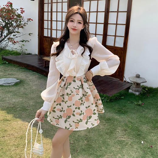 春秋季【法式假两件V领连衣裙女 新款设计感】气质收腰 碎花短裙子潮 商品图0