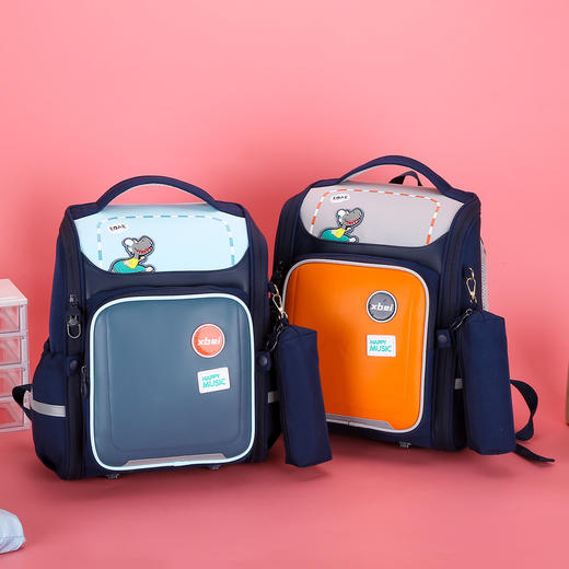 新款小学生书包一二三六年级男女儿童减负护脊大容量学生背包 商品图3