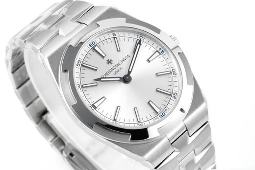 ZF 2023新年新款 江诗丹顿OVERSEAS 2000V/120G-B122超薄系列手表 腕表采用直径40毫米的表壳，搭载自动上链机械机芯——9015机芯改 1120 QP/1超薄机芯 商品图10