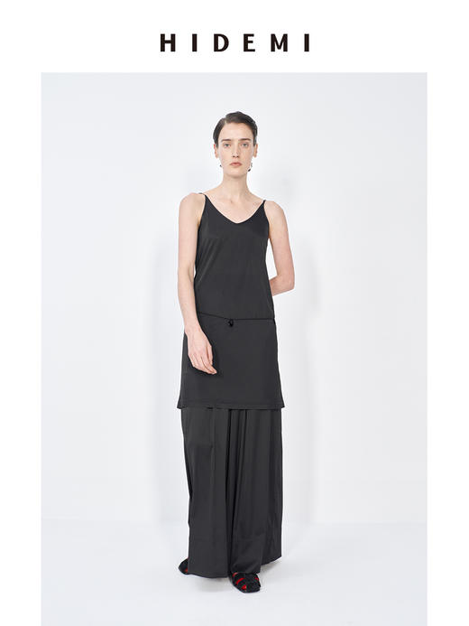 HIDEMI 极简V领缎面细吊带经典打底连衣裙 商品图10