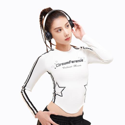 聚衣堂莱卡条纹印花运动长袖美式复古风收腰显瘦云感高弹运动上衣 商品图4