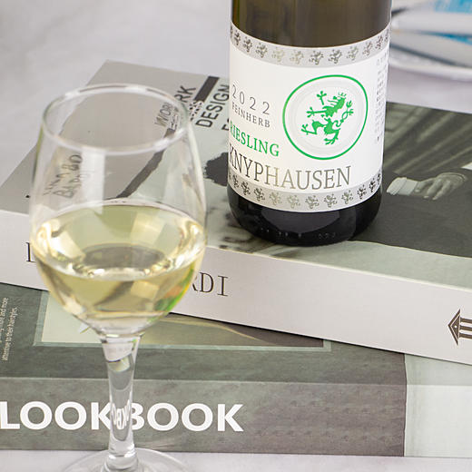 克尼豪森酒庄 雷司令半干白葡萄酒 商品图1