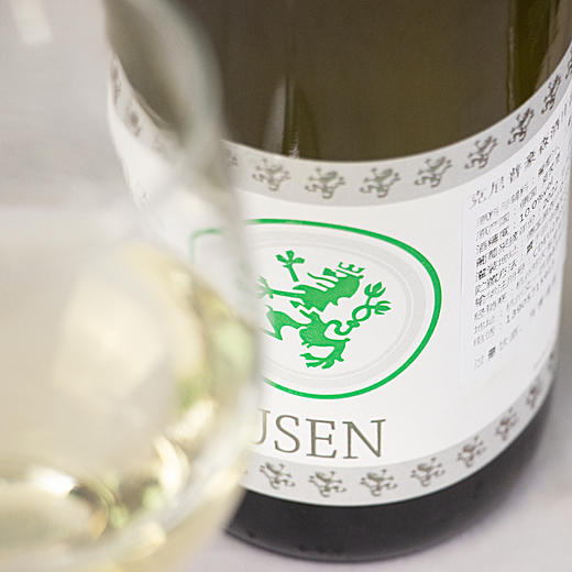 克尼豪森酒庄 雷司令半干白葡萄酒 商品图3