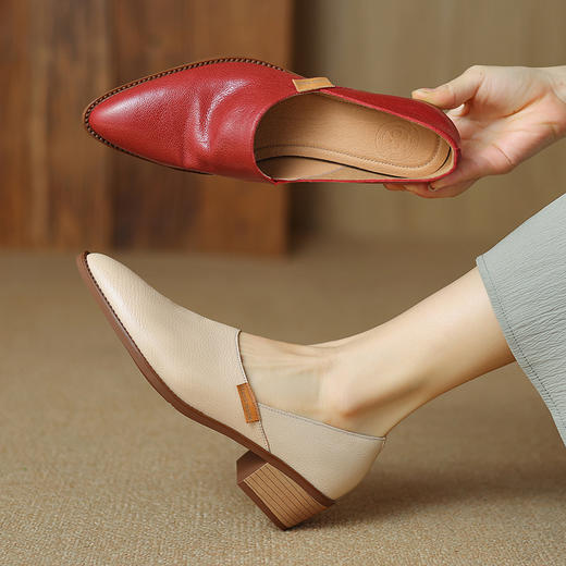 【预售5天】优雅简约，柔软水晶羊皮尖头中跟单鞋DTN&B1087-1 商品图0