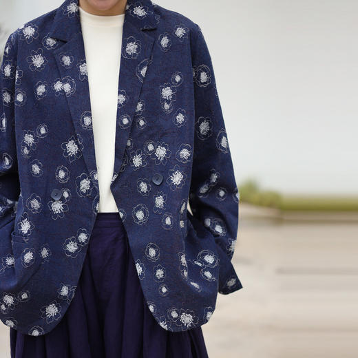绽放086朵/原创设计立体浮雕提花藏青色天丝羊毛棉宽松显瘦西装 商品图2