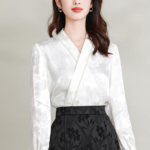 新中式上衣，女白色交领提花珍珠带小衫春秋国风改良汉服衬衫KQL-B43N1837 商品图3