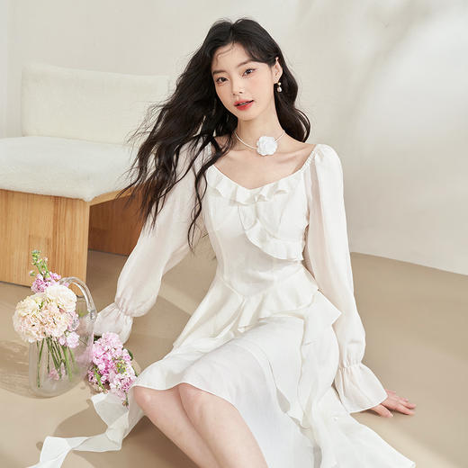 西遇浅杏色氛围感气质裙子女新款荷叶边设计超好看连衣裙D0540617 商品图2