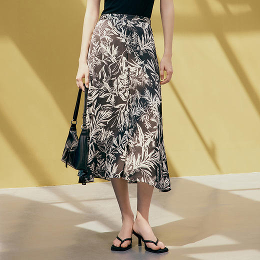 EITIE爱特爱夏季印花A字裙过膝半身裙女7406102 商品图1