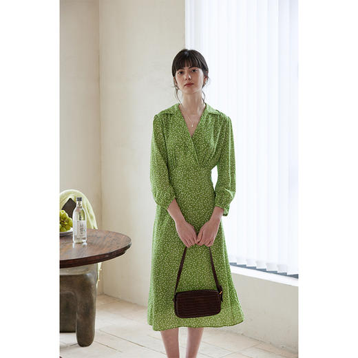 HeyDress绿色碎花连衣裙女春季法式复古翻领收腰设计浪漫印花裙子 商品图0