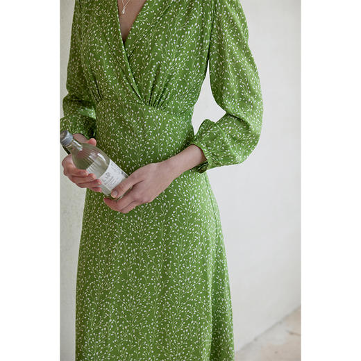 HeyDress绿色碎花连衣裙女春季法式复古翻领收腰设计浪漫印花裙子 商品图2