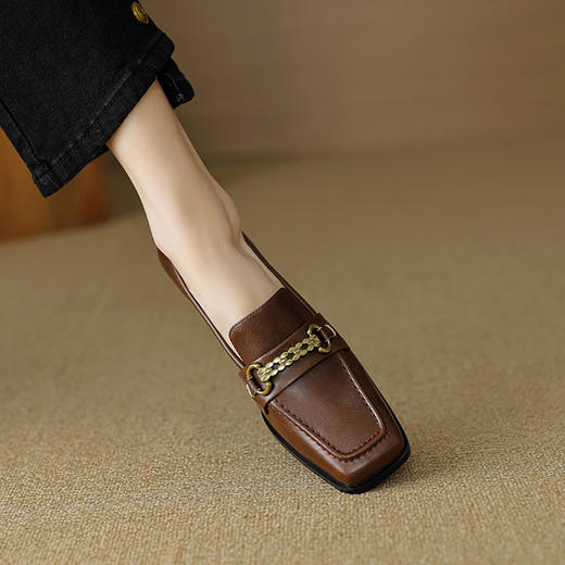 【预售5天】时尚酷帅，巨百搭两色英伦风复古单鞋KC-315 商品图6