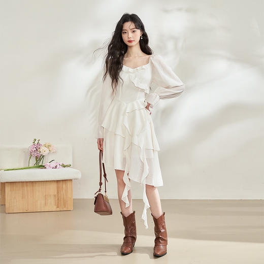 西遇浅杏色氛围感气质裙子女新款荷叶边设计超好看连衣裙D0540617 商品图1