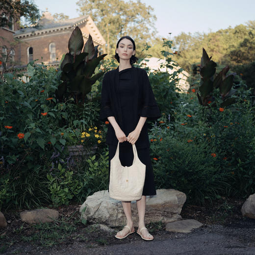 【明星同款】品牌直发 APEDE MOD 大号浮雕纹软牛皮子母包托特包花园包菜篮子包「黑色预售」 商品图1