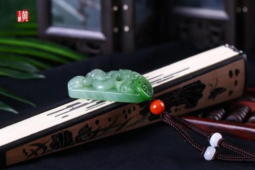 和田碧玉【龙凤牌】吊坠一对 配精美编制挂绳 商品图3