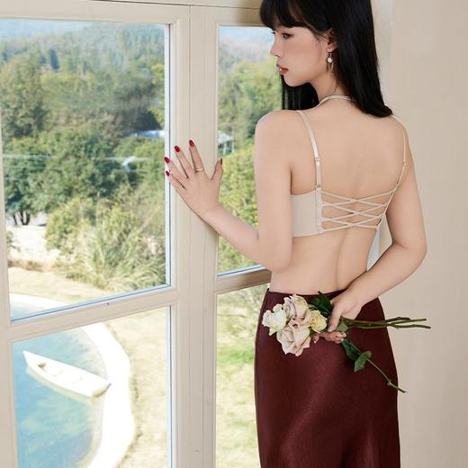 【法式轻奢！性感缎面无钢圈内衣】云般柔软，舒适无痕，长时间穿也不勒，早春一体式美背聚拢无痕一片式冰丝文胸 商品图2