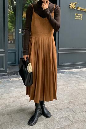 L.Fleuri 棕色绒面吊带连衣裙 15108