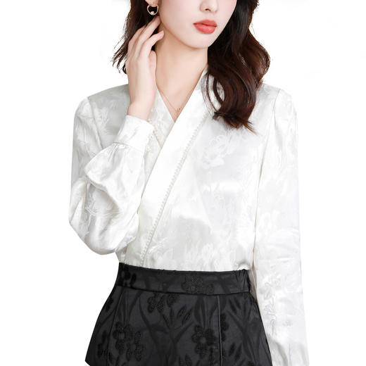 新中式上衣，女白色交领提花珍珠带小衫春秋国风改良汉服衬衫KQL-B43N1837 商品图4