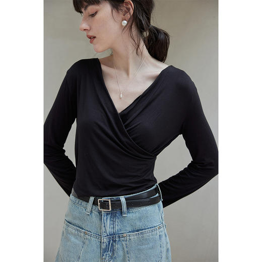 HeyDress长袖T恤女春季修身黑色内搭打底衫交叉V领设计感别致上衣 商品图2