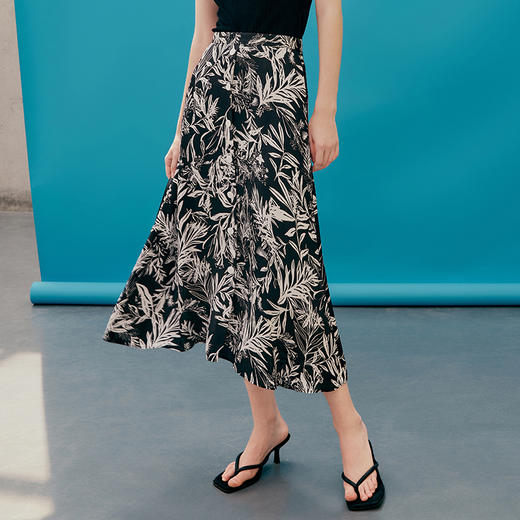 EITIE爱特爱夏季印花A字裙过膝半身裙女7406102 商品图4