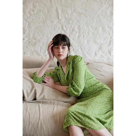 HeyDress绿色碎花连衣裙女春季法式复古翻领收腰设计浪漫印花裙子 商品图3