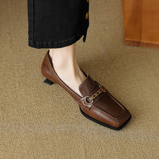 【预售5天】时尚酷帅，巨百搭两色英伦风复古单鞋KC-315 商品图1