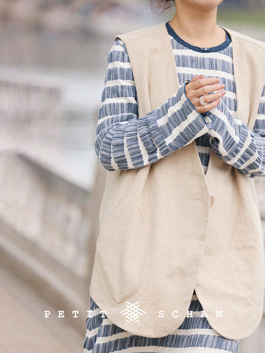 PETIT SCHAN小闪 CLO#342 remain free 守拙 秋冬中厚款棉麻廓形一粒扣马甲 商品图2