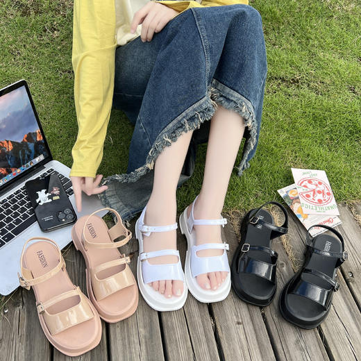 【增高显瘦❗️ins新款凉拖鞋】百搭不挑人，防撞鞋头，耐穿耐磨，厚底女夏季居家室内防滑一字扣松糕鞋外穿坡跟罗马凉鞋 商品图0