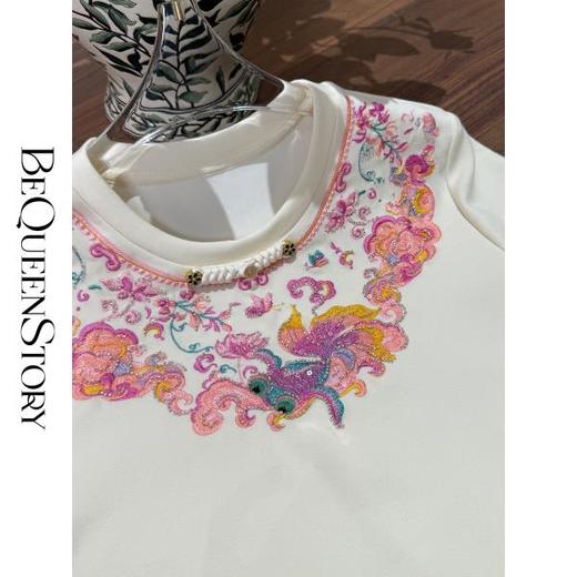 【大货福利，不退不换】  【锦上添花】新中式时尚百搭气质圆领国风盘扣刺绣短袖 商品图4