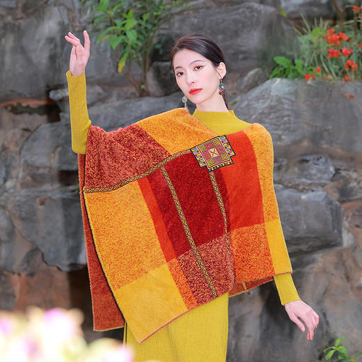 软糯亲肤 | 朝日迷藏毛织披肩 | 现货加急发 商品图0