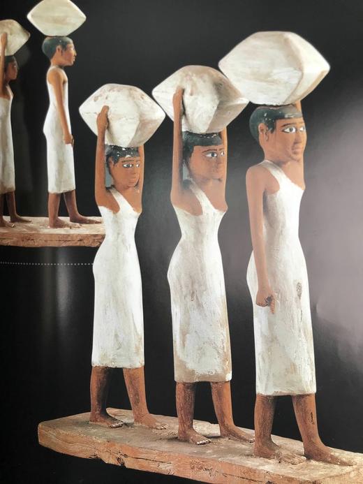 图坦卡蒙的宝藏与开罗埃及博物馆 数百幅彩色插图 精装大16开 商品图11