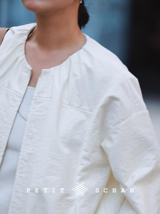 PETIT SCHAN小闪 CLO#244 Soft cloud 云朵儿 小圆领落肩短款立体感秋冬夹克外套 商品图1