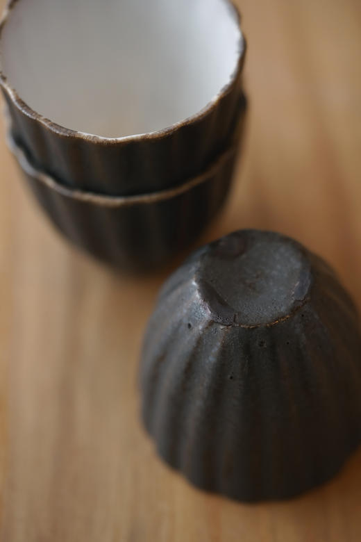 安藤雅信&百草生活51外黑内白轮花茶杯 商品图4