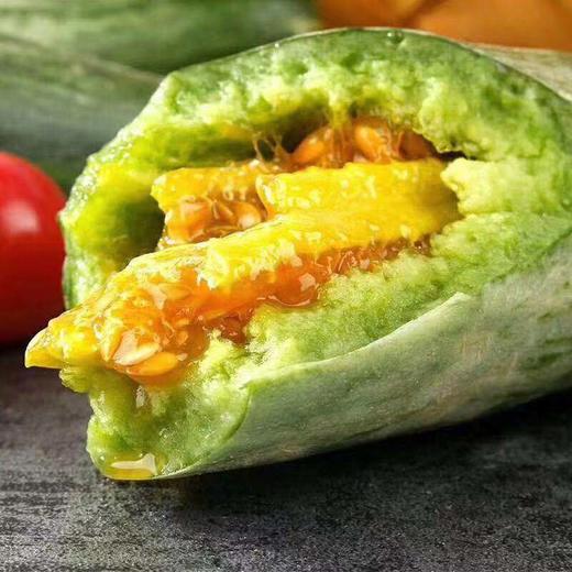 【春季头茬羊角蜜甜瓜】 脆嫩多汁甜且无渣  汁水丰盈 形似羊角 口感如蜜 商品图3