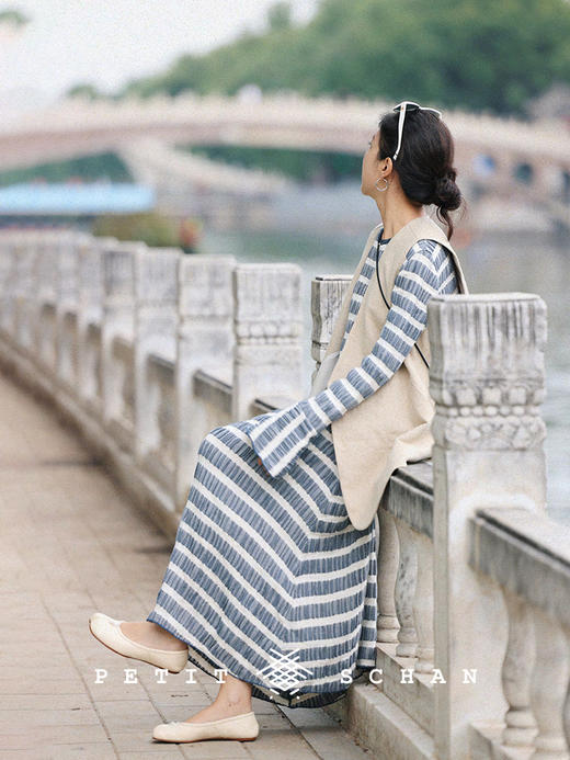 PETIT SCHAN小闪 CLO#342 remain free 守拙 秋冬中厚款棉麻廓形一粒扣马甲 商品图1