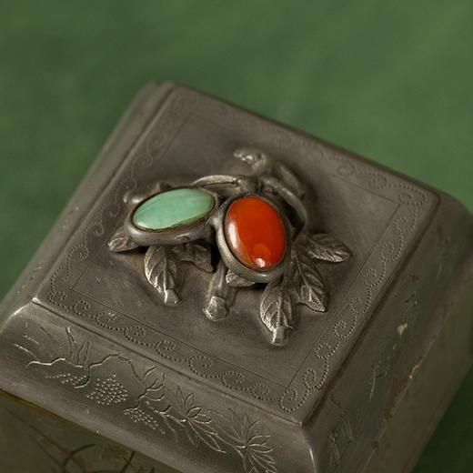 清 潮阳颜吉利锡制竹梅诗文方形盖盒 商品图2