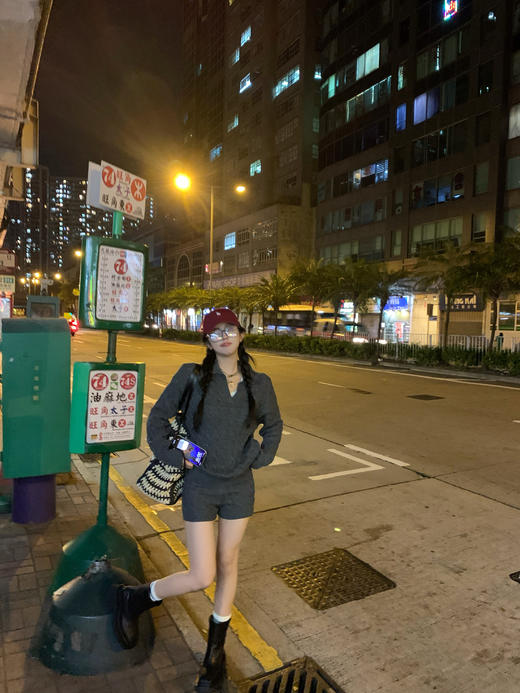 Read Nameless /深灰麻花R标针织毛衣短裤套装 商品图5